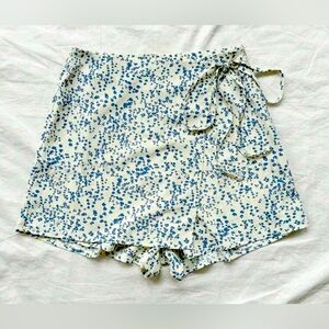 Short/skirt perfect for beach